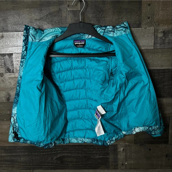 SOLD Patagonia Girls Down Jacket Small - Picture 4 of 5